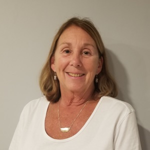 photo of PA faculty Cathy Nowak wearing white shirt